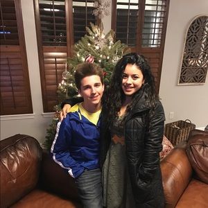 Meet your Posher, Alijah